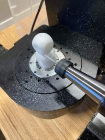 Schematic drawing how the die model is positioned on the machine